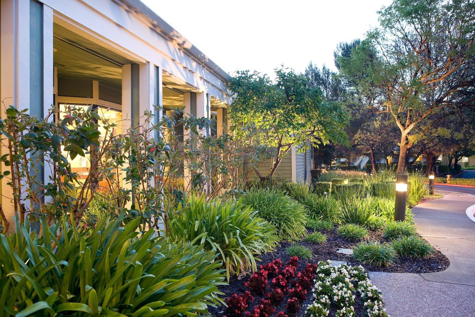 Courtyard San Francisco Larkspur Landing/Marin County Hotel Exterior photo